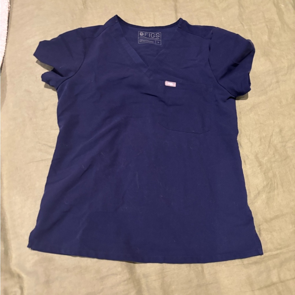 FIGS Navy One pocket top